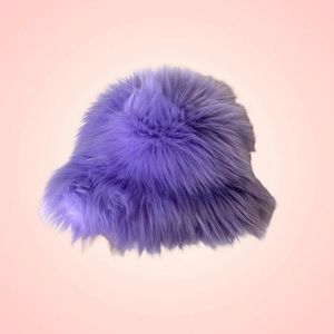Purple faux fur bucket hat (OS)